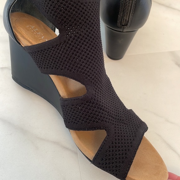 Alfani Wedge Sandals - Picture 5 of 9